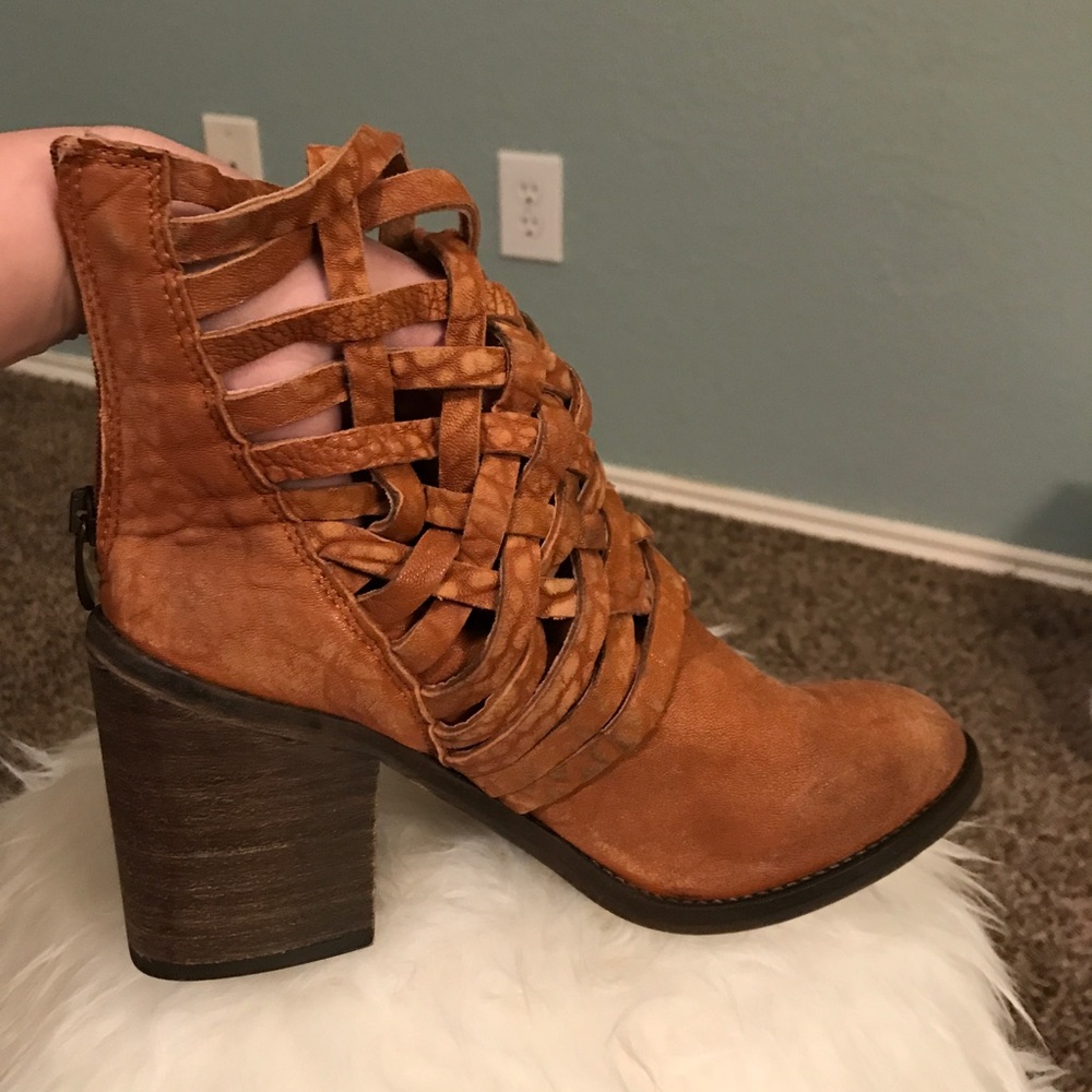 Free People Carrera Cognac Booties size 7.5